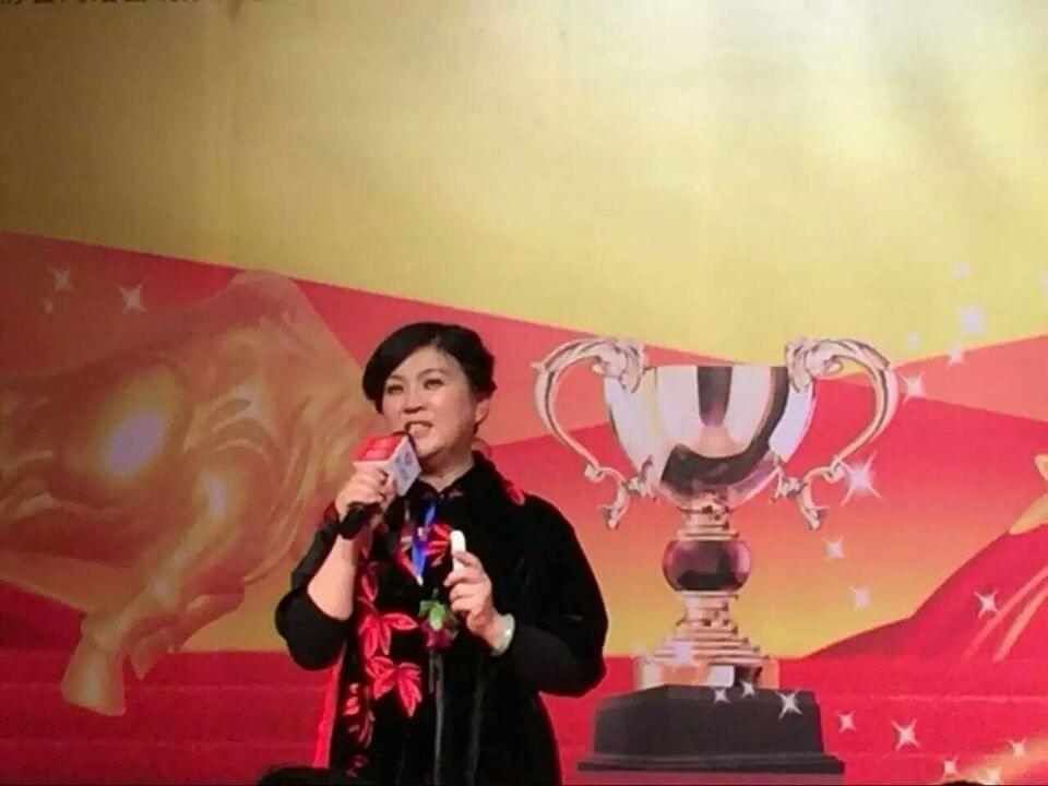 钢模板让爱传递 钢模板让爱传递