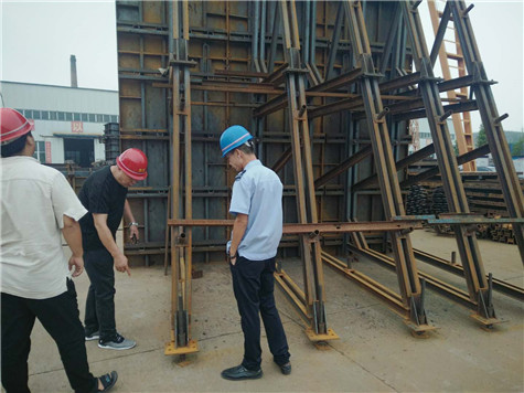 欢迎郑州的客户朋友到河南钢模板选购平板模板