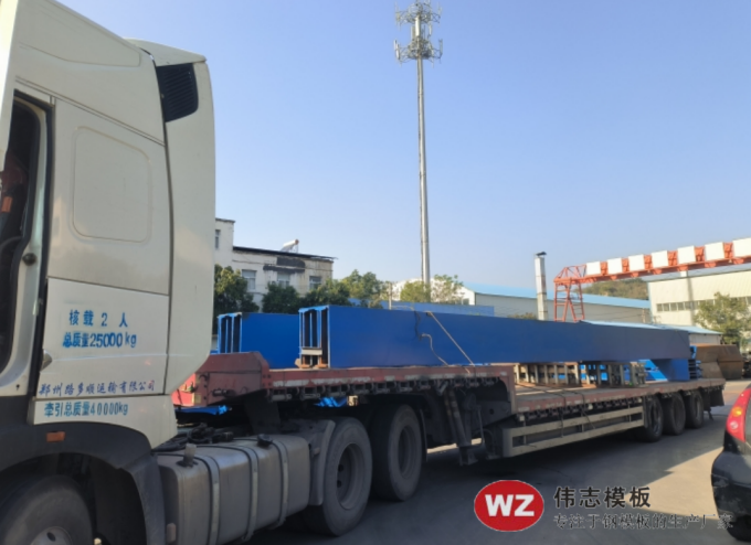 河南模板厂家发货叶鲁高速的张拉箱